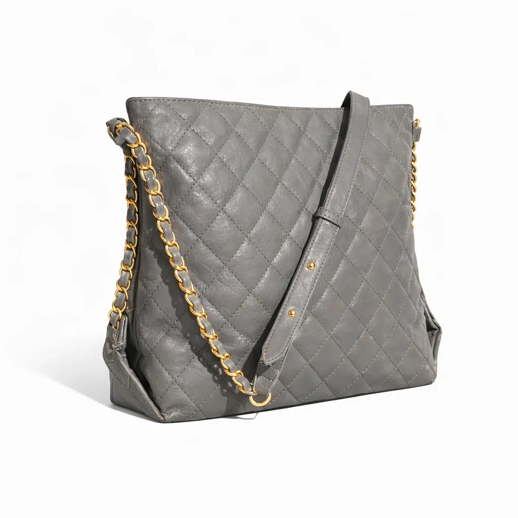 Bolso tote bag acolchado gris con cadenas inspiración Chanel