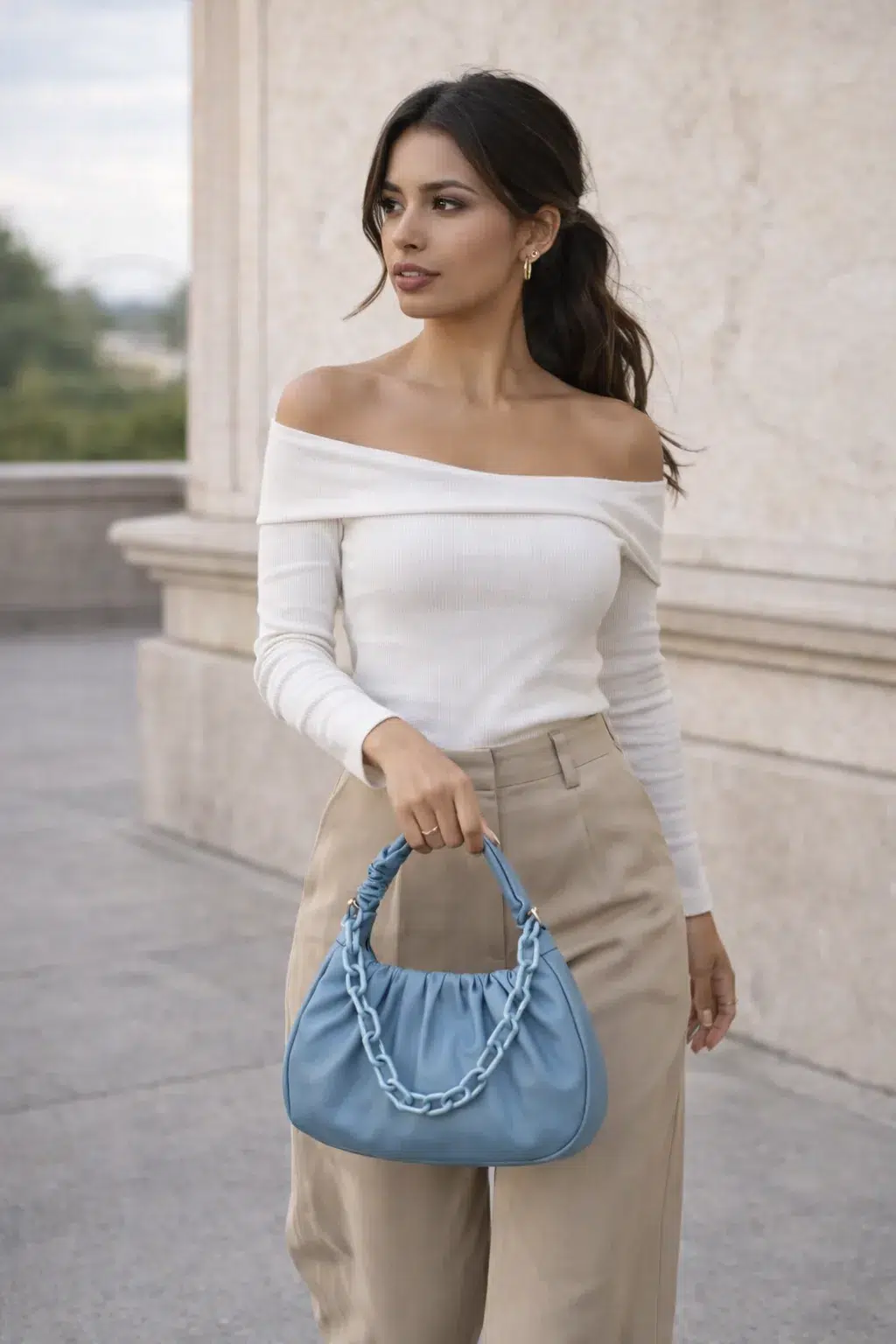 Bolso Venezia azul de mano y con cadena - Imagen 5